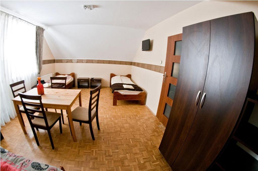 Noclegi ZŁOTA RYBKA Stary Toruń Cameră foto